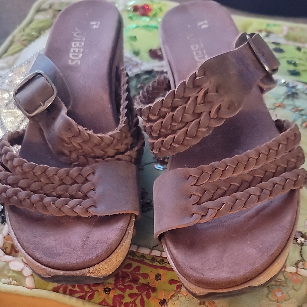 White Mountain Footbed Leather Braided Slide Sandal Super Comfortable